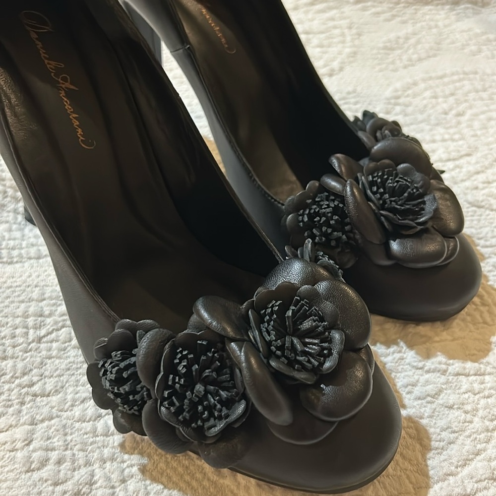 Daniele Ancarni leather heels. NEW. EU41